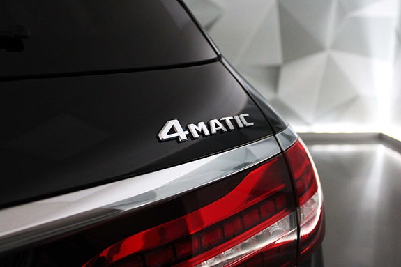 Mercedes-Benz E400 24 of 27