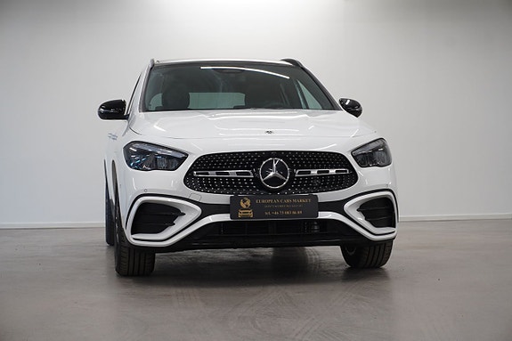 Mercedes-Benz GLA200 9 of 12