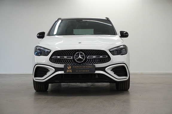 Mercedes-Benz GLA200 8 of 12