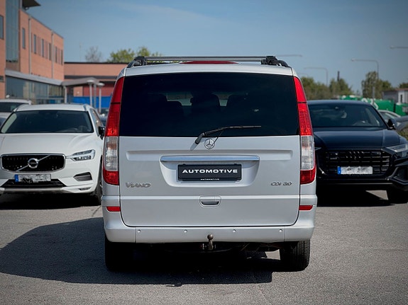 Mercedes-Benz Viano 3 of 5