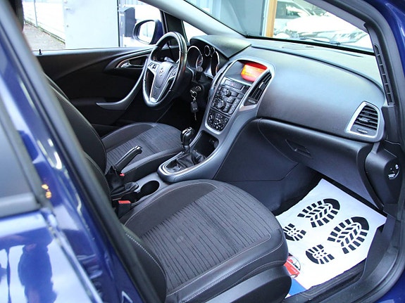 Opel Astra 8 of 15