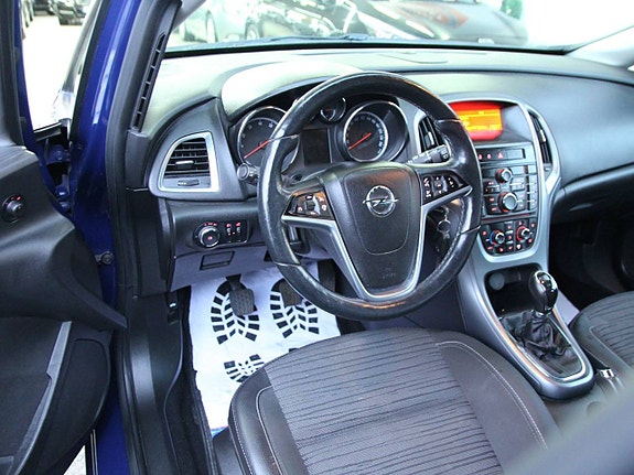 Opel Astra 14 of 15