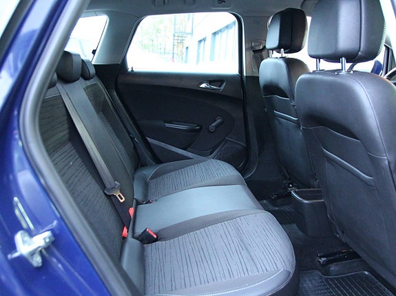 Opel Astra 10 of 15