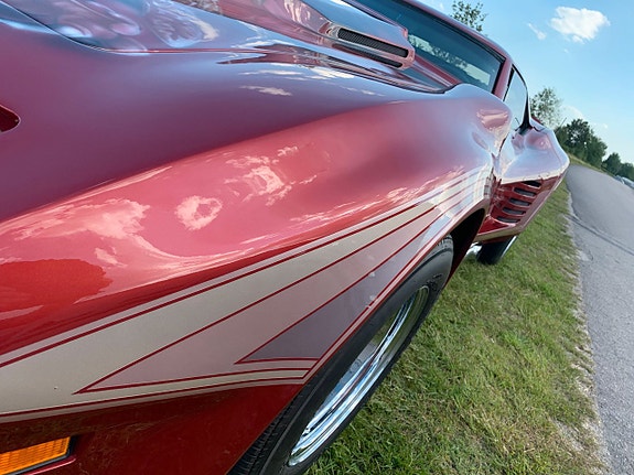 Chevrolet Corvette 5 of 18
