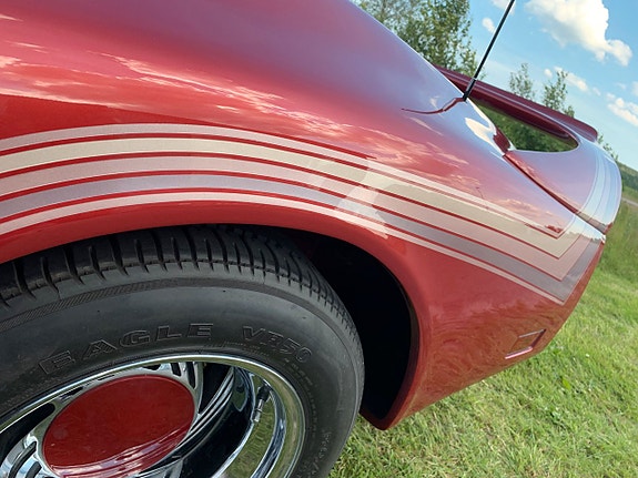 Chevrolet Corvette 15 of 18