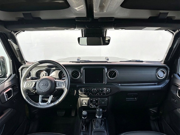 Jeep Gladiator 16 of 27