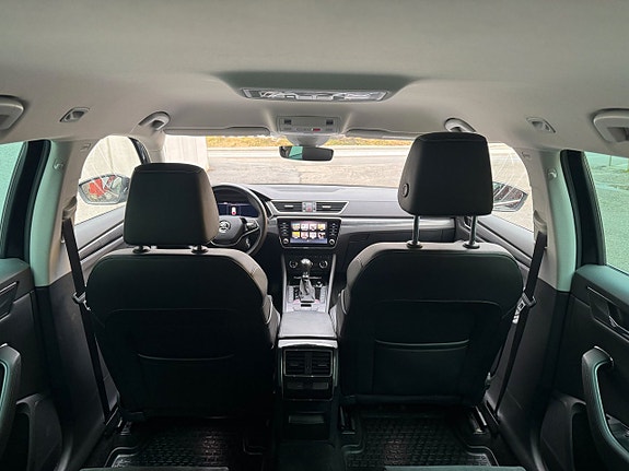 Skoda Superb 8 of 11