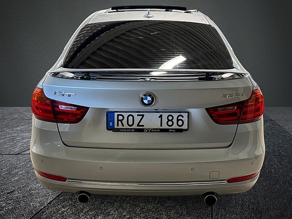 BMW 335i 4 of 5