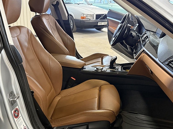 BMW 335i 8 of 13