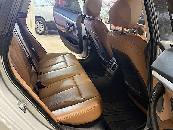 BMW 335i 7 of 13
