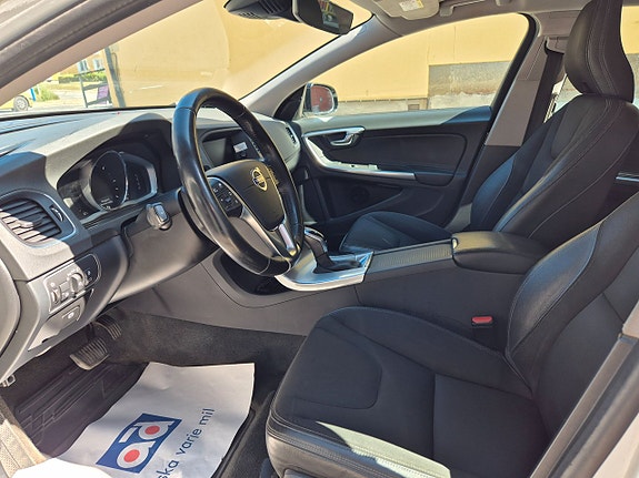 Volvo V60 Cross Country 8 of 8