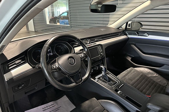 Volkswagen Passat 7 of 20