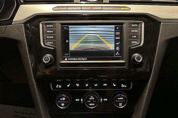 Volkswagen Passat 12 of 20