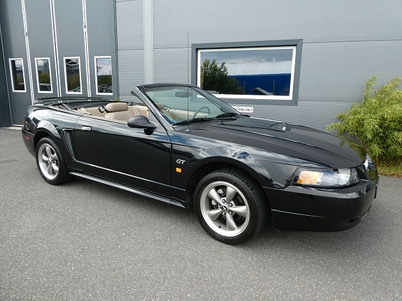 Ford Mustang 20 of 27