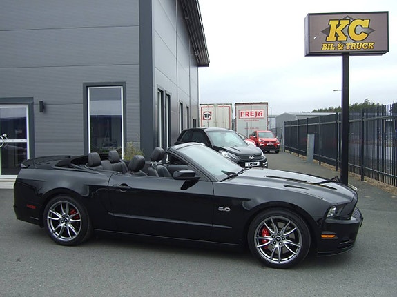 Ford Mustang 7 of 27