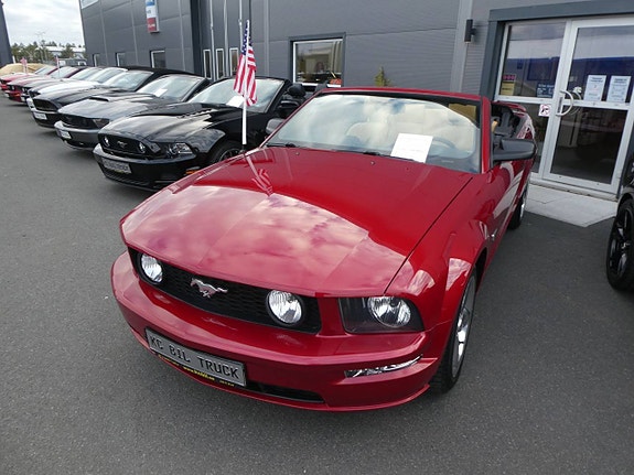 Ford Mustang 16 of 27