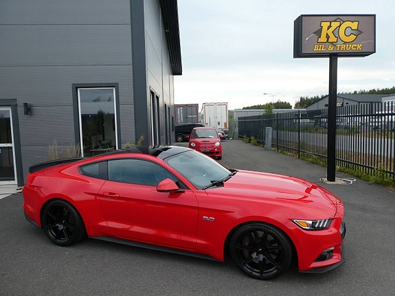 Ford Mustang 18 of 27