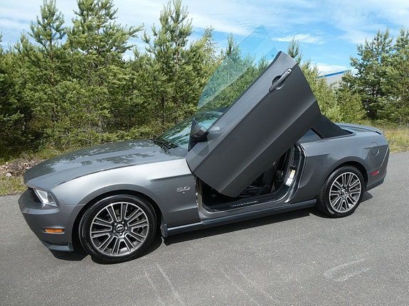 Ford Mustang 2 of 27