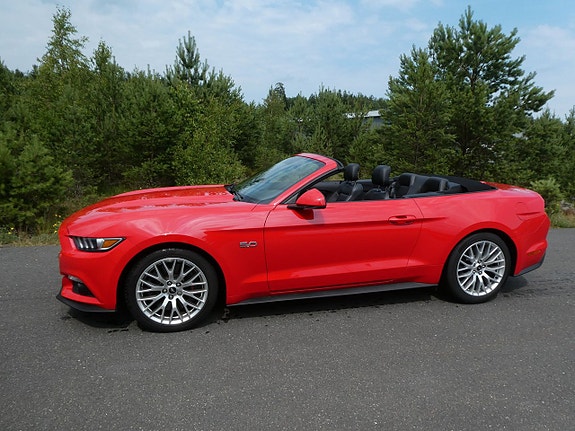 Ford Mustang 8 of 27
