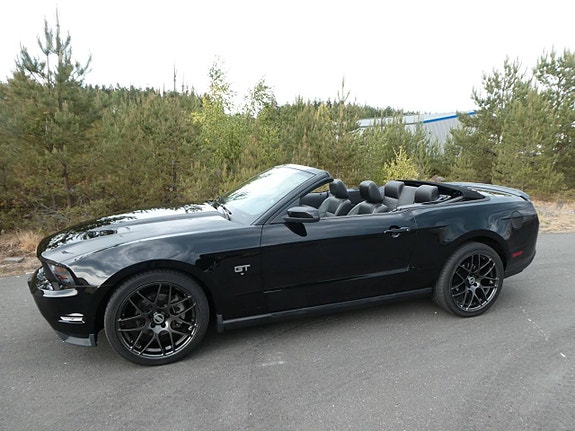 Ford Mustang 19 of 27
