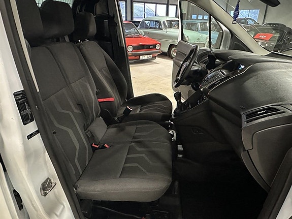 Ford Transit Connect 9 of 10