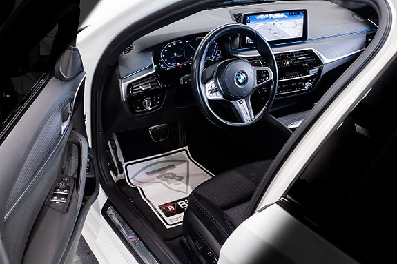 BMW 530e 14 of 27