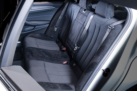 BMW 530e 27 of 27