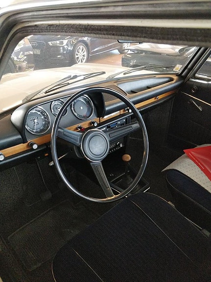 BMW 2000 3 of 3