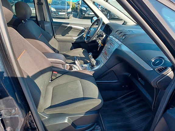 Ford S-MAX 9 of 20