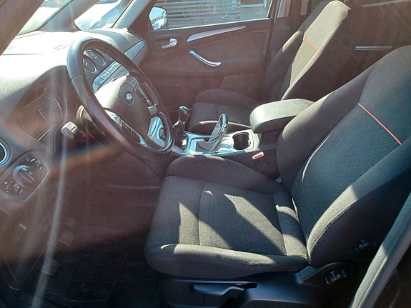 Ford S-MAX 16 of 20