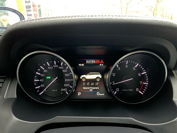 Land Rover Range Rover Evoque 11 of 27