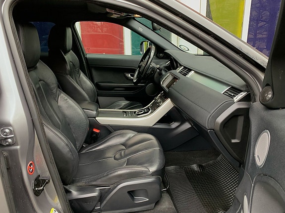 Land Rover Range Rover Evoque 4 of 5