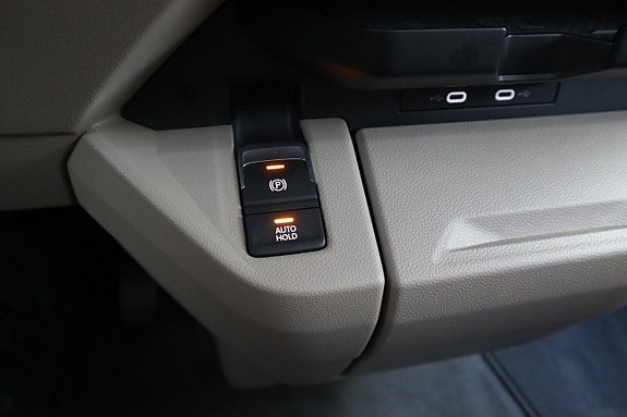 Volkswagen Multivan 19 of 26