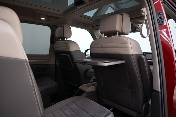 Volkswagen Multivan 25 of 26