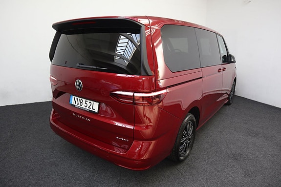 Volkswagen Multivan 6 of 26