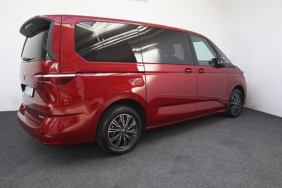 Volkswagen Multivan 7 of 26