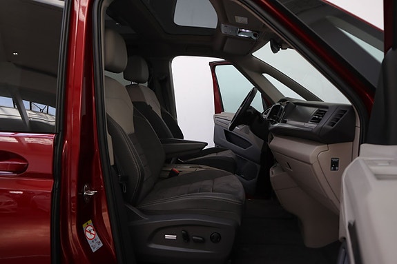 Volkswagen Multivan 22 of 26