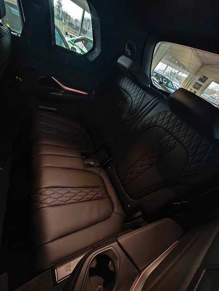 Alpina XB7 10 of 14