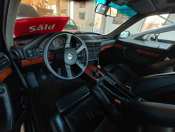 Alpina B10 6 of 6