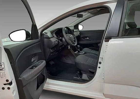 Dacia Sandero 5 of 5