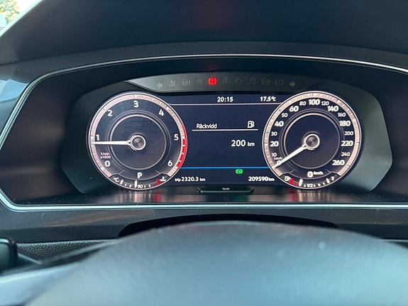 Volkswagen Tiguan 3 of 26