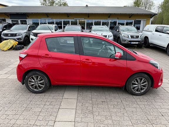 Toyota Yaris 5 of 5