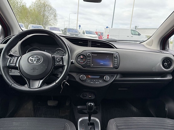 Toyota Yaris 11 of 18