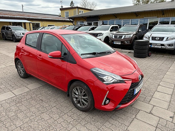 Toyota Yaris 7 of 18