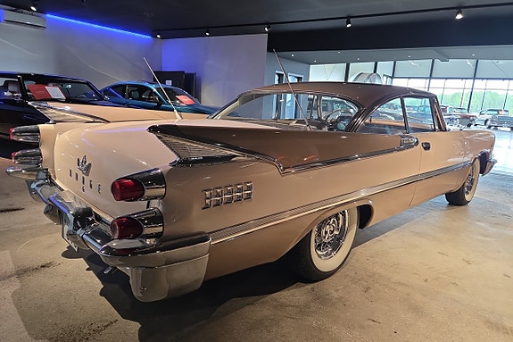 Dodge Custom 8 of 29