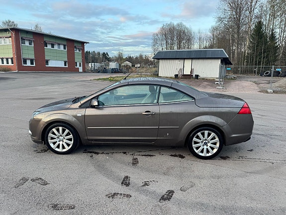 Ford Focus CC 4 of 5