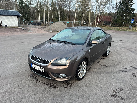 Ford Focus CC 2 of 5