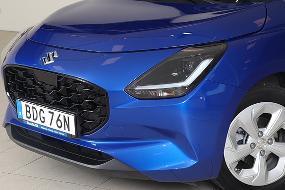 Suzuki Swift 3 of 18