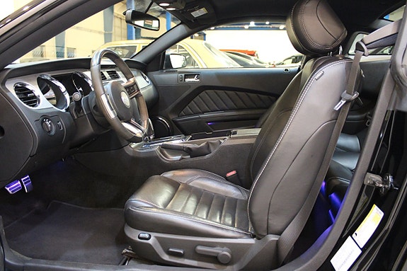Ford Mustang 6 of 11