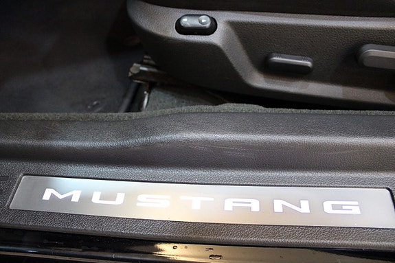 Ford Mustang 11 of 11